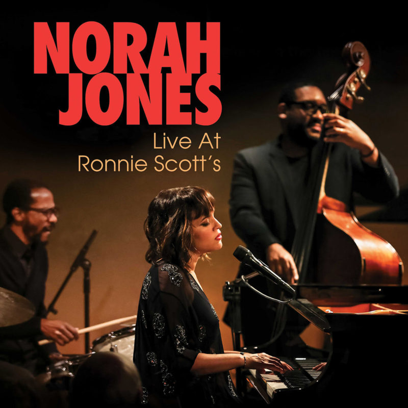 Norah Jones veröffentlicht ihren neuen Konzertfilm „Live At Ronnie Scott’s“ am 15. Juni