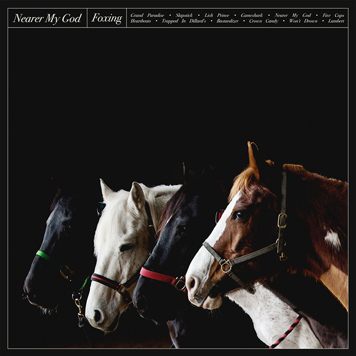 Foxing veröffentlichen neue Single „Nearer My God“ in fünf Sprachen