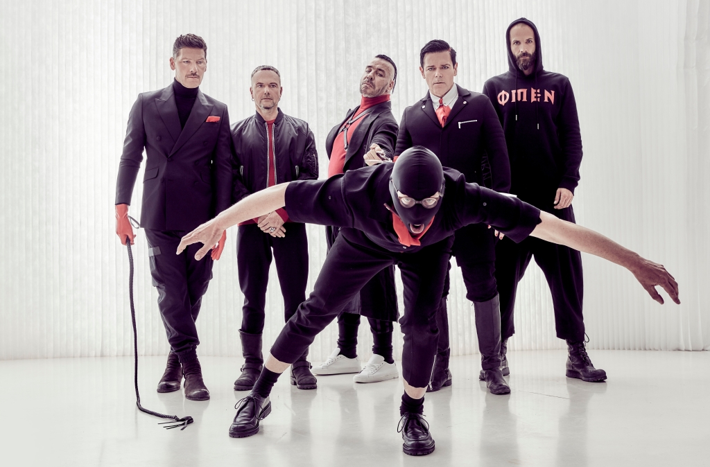 RAMMSTEIN stürmt mit phänomenalem Verkaufsrekord auf Platz #1 der deutschen Charts!